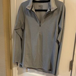 Patagonia Women’s Gray Zip-Up top, Capilene base layer Size XL